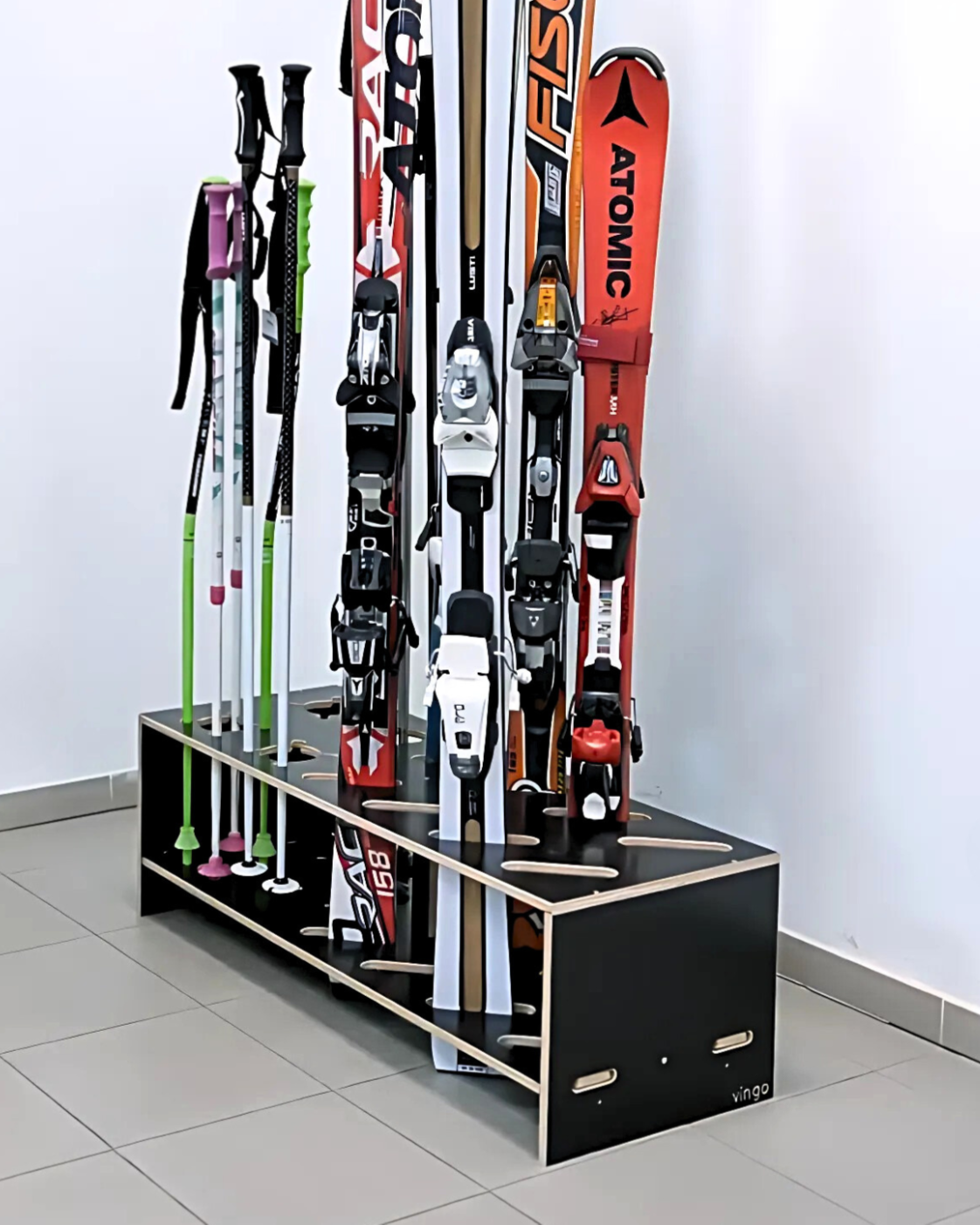 Porte-skis et bâton combiné en bois