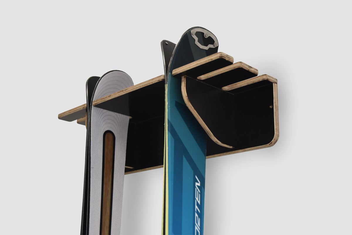 Support mural pour 2 paires de skis et bâtons