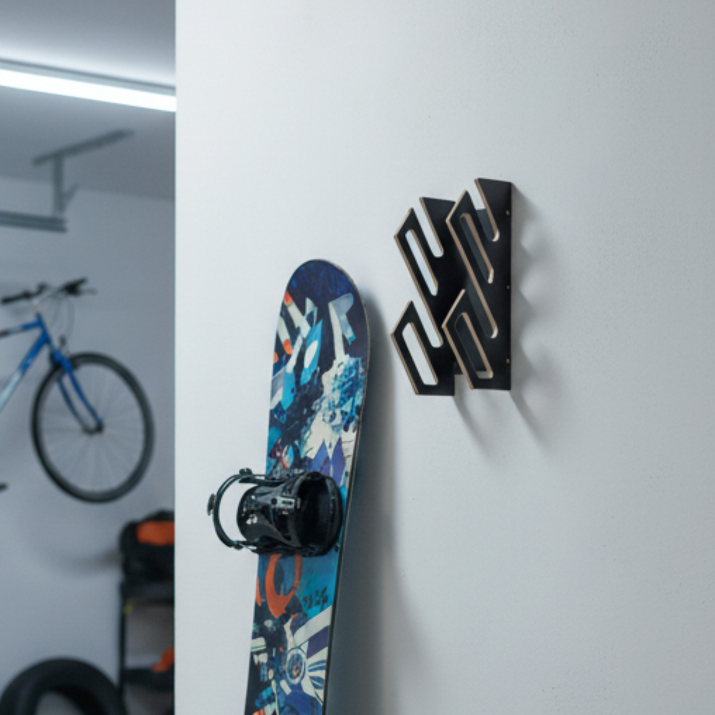 Support mural pour 2 snowboards ou skateboards
